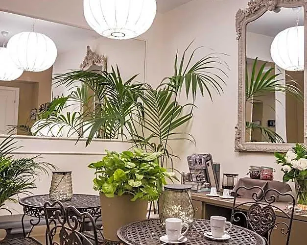 Oda ve Kahvaltı Chic & Town Luxury Piazza Di Spagna